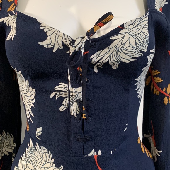 CUPCAKE AND CASHMERE long sleeve short dress - Picture 3 of 12